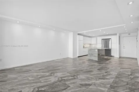 1658 Bay Road Miami Beach FL 33139