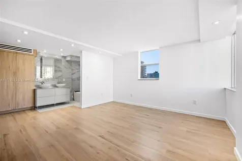 1658 Bay Road Miami Beach FL 33139