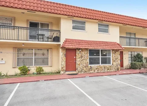 6668 SW 41st Place Davie FL 33314