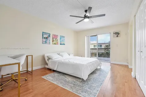 6668 SW 41st Place Davie FL 33314