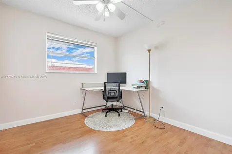 6668 SW 41st Place Davie FL 33314