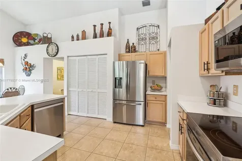 10095 SW 55th Lane Cooper City FL 33328