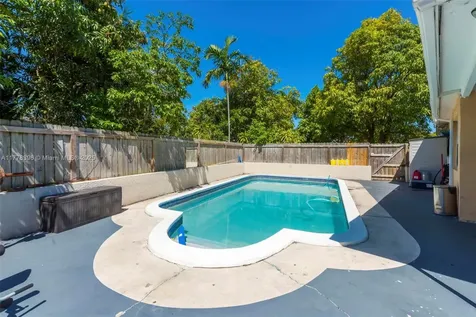 3800 NW 37th Street Lauderdale Lakes FL 33309