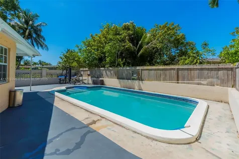3800 NW 37th Street Lauderdale Lakes FL 33309