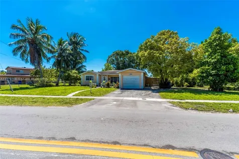 3800 NW 37th Street Lauderdale Lakes FL 33309