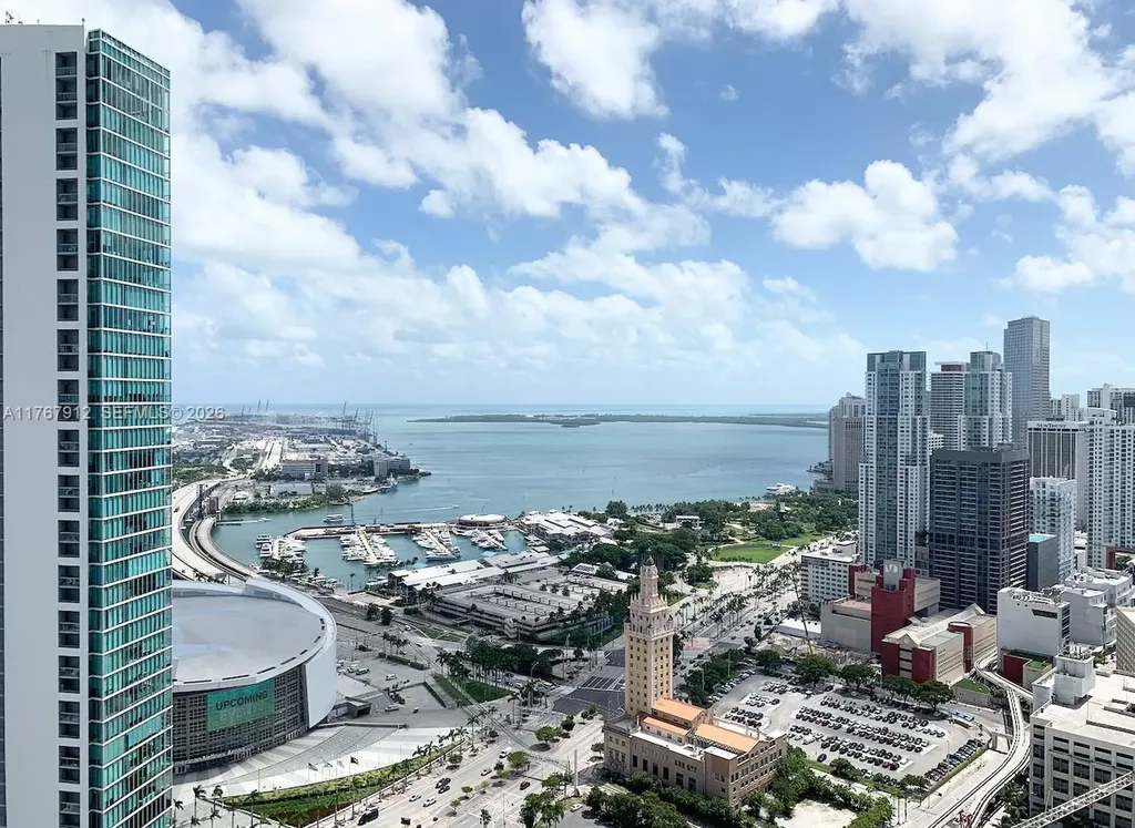 851 NE 1st Avenue Miami FL 33132