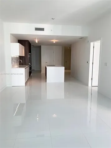 851 NE 1st Avenue Miami FL 33132