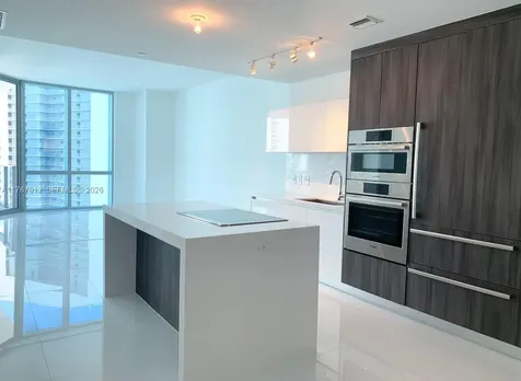 851 NE 1st Avenue Miami FL 33132