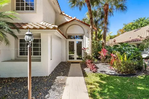 517 Misty Oaks Drive Pompano Beach FL 33069