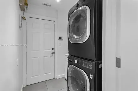 517 Misty Oaks Drive Pompano Beach FL 33069