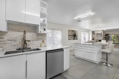 517 Misty Oaks Drive Pompano Beach FL 33069