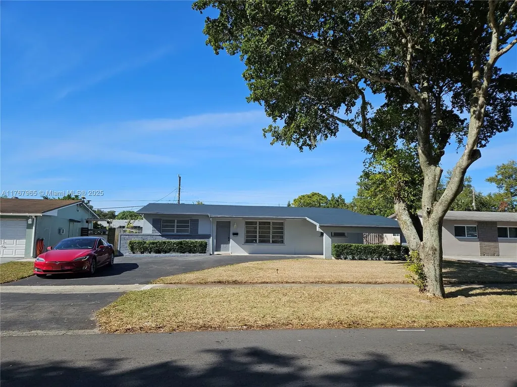 210 SW 68th Boulevard Pembroke Pines FL 33023