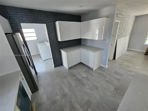 210 SW 68th Boulevard Pembroke Pines FL 33023