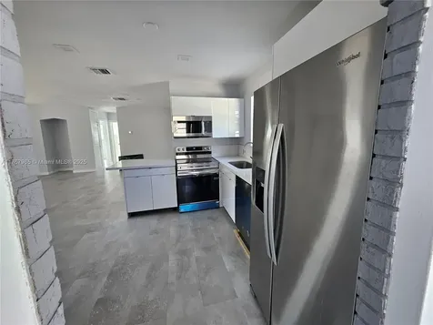 210 SW 68th Boulevard Pembroke Pines FL 33023