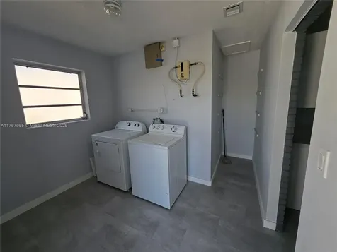 210 SW 68th Boulevard Pembroke Pines FL 33023