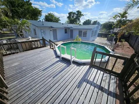 210 SW 68th Boulevard Pembroke Pines FL 33023