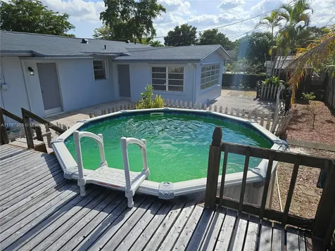 210 SW 68th Boulevard Pembroke Pines FL 33023