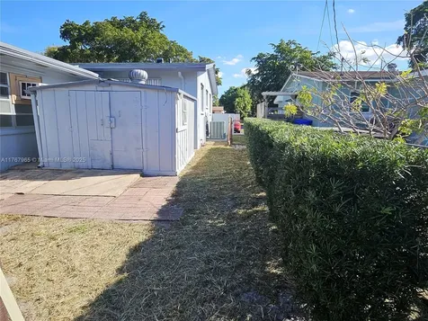 210 SW 68th Boulevard Pembroke Pines FL 33023