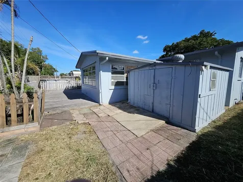 210 SW 68th Boulevard Pembroke Pines FL 33023