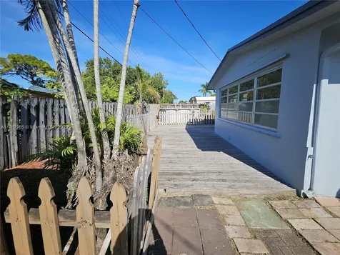 210 SW 68th Boulevard Pembroke Pines FL 33023