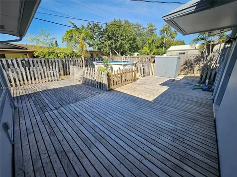 210 SW 68th Boulevard Pembroke Pines FL 33023