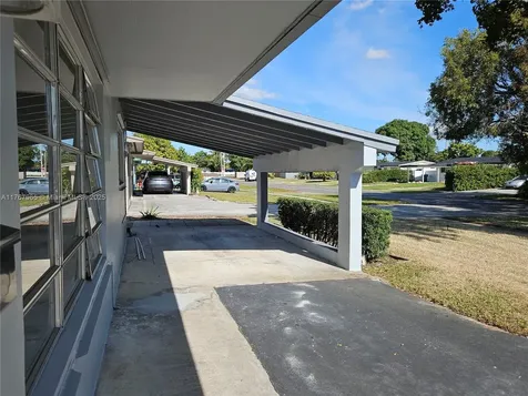 210 SW 68th Boulevard Pembroke Pines FL 33023
