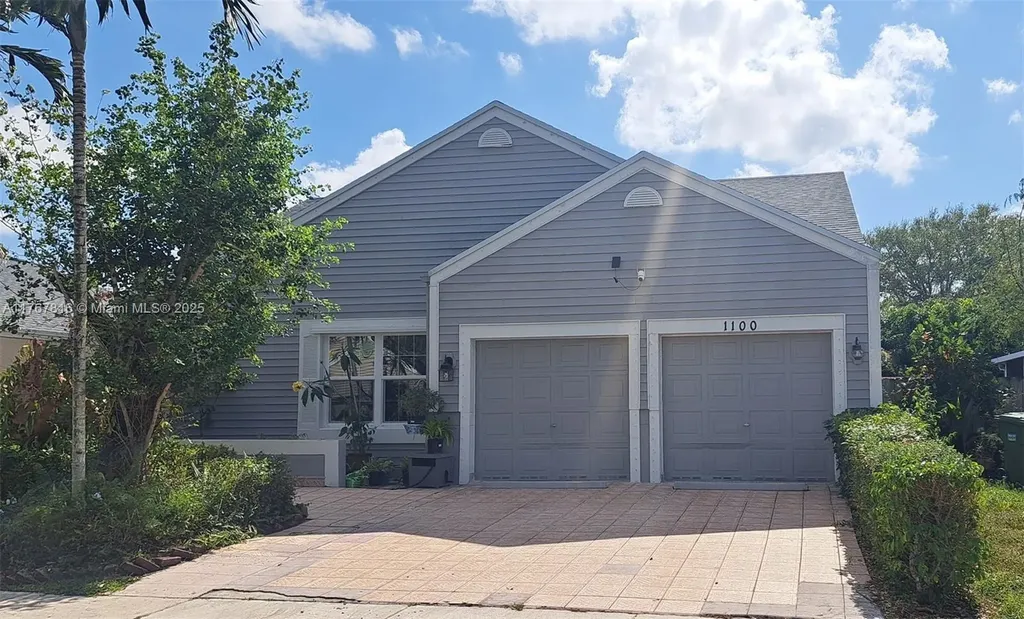 1100 SW 85th Terrace Pembroke Pines FL 33025