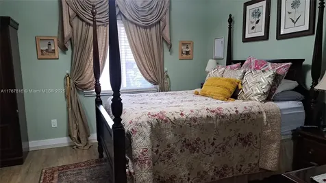 1100 SW 85th Terrace Pembroke Pines FL 33025