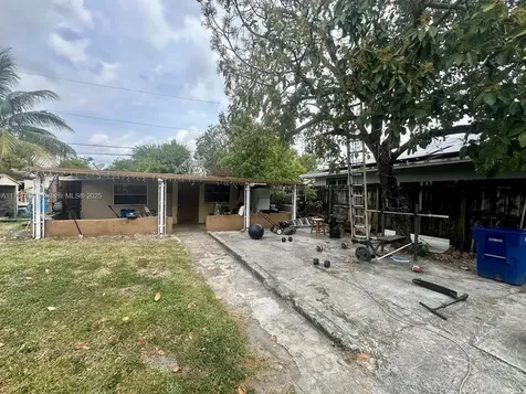 1739 NW 113th Terrace Miami FL 33167