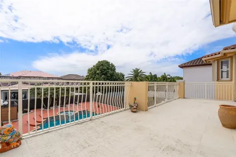 16254 SW 67th Terrace Miami FL 33193-5589