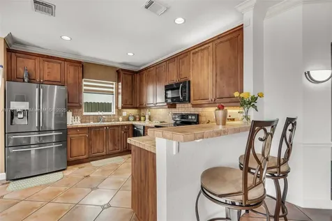 16254 SW 67th Terrace Miami FL 33193-5589