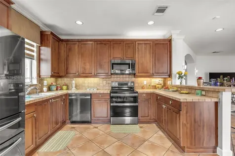 16254 SW 67th Terrace Miami FL 33193-5589