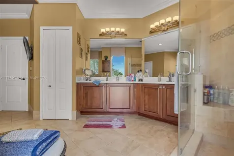 16254 SW 67th Terrace Miami FL 33193-5589