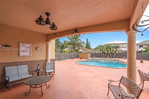 16254 SW 67th Terrace Miami FL 33193-5589