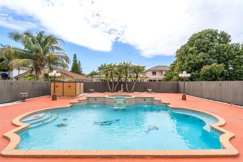 16254 SW 67th Terrace Miami FL 33193-5589