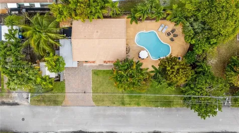 705 NE 15th Court Fort Lauderdale FL 33304