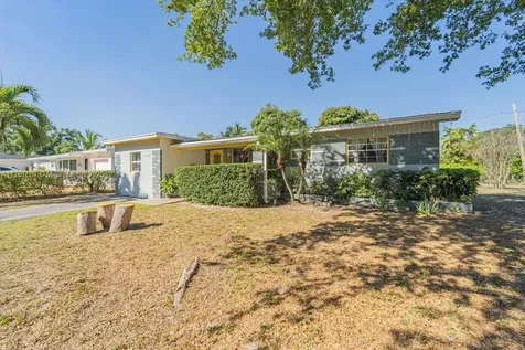 1300 SW 67th Way Pembroke Pines FL 33023