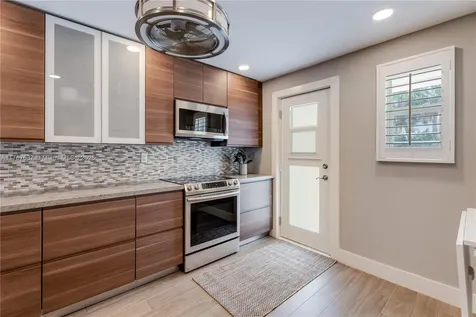 240 Galen Drive Key Biscayne FL 33149