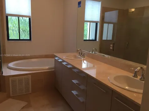 5189 NW 85th Avenue Miami FL 33166