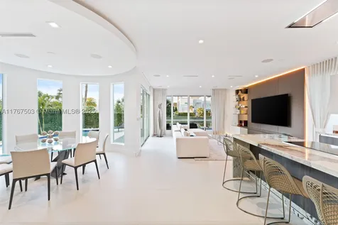 10561 NW 67th Terrace Doral FL 33178
