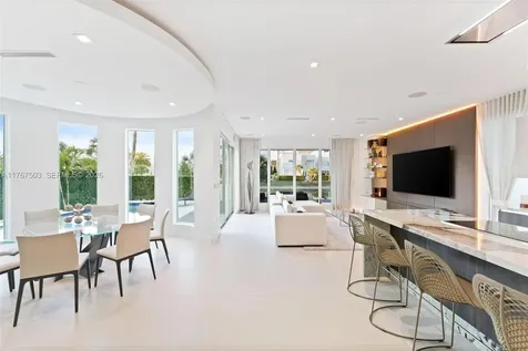 10561 NW 67th Terrace Doral FL 33178