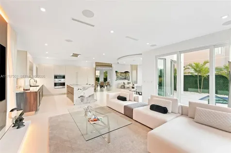 10561 NW 67th Terrace Doral FL 33178