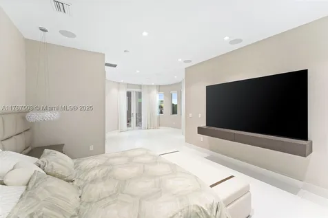 10561 NW 67th Terrace Doral FL 33178