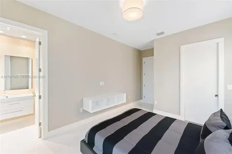 10561 NW 67th Terrace Doral FL 33178