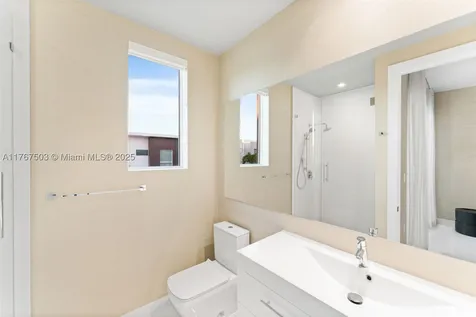 10561 NW 67th Terrace Doral FL 33178