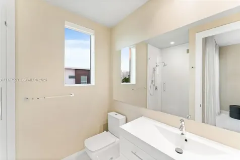 10561 NW 67th Terrace Doral FL 33178