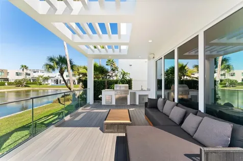 10561 NW 67th Terrace Doral FL 33178
