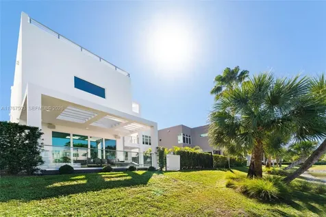 10561 NW 67th Terrace Doral FL 33178