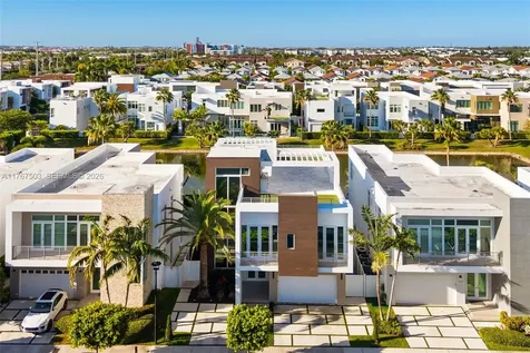 10561 NW 67th Terrace Doral FL 33178