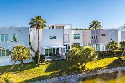 10561 NW 67th Terrace Doral FL 33178